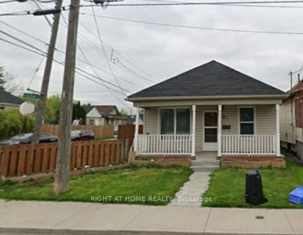 Photo of Hamilton, ON L8H 4N5 (MLS # X12475180)
