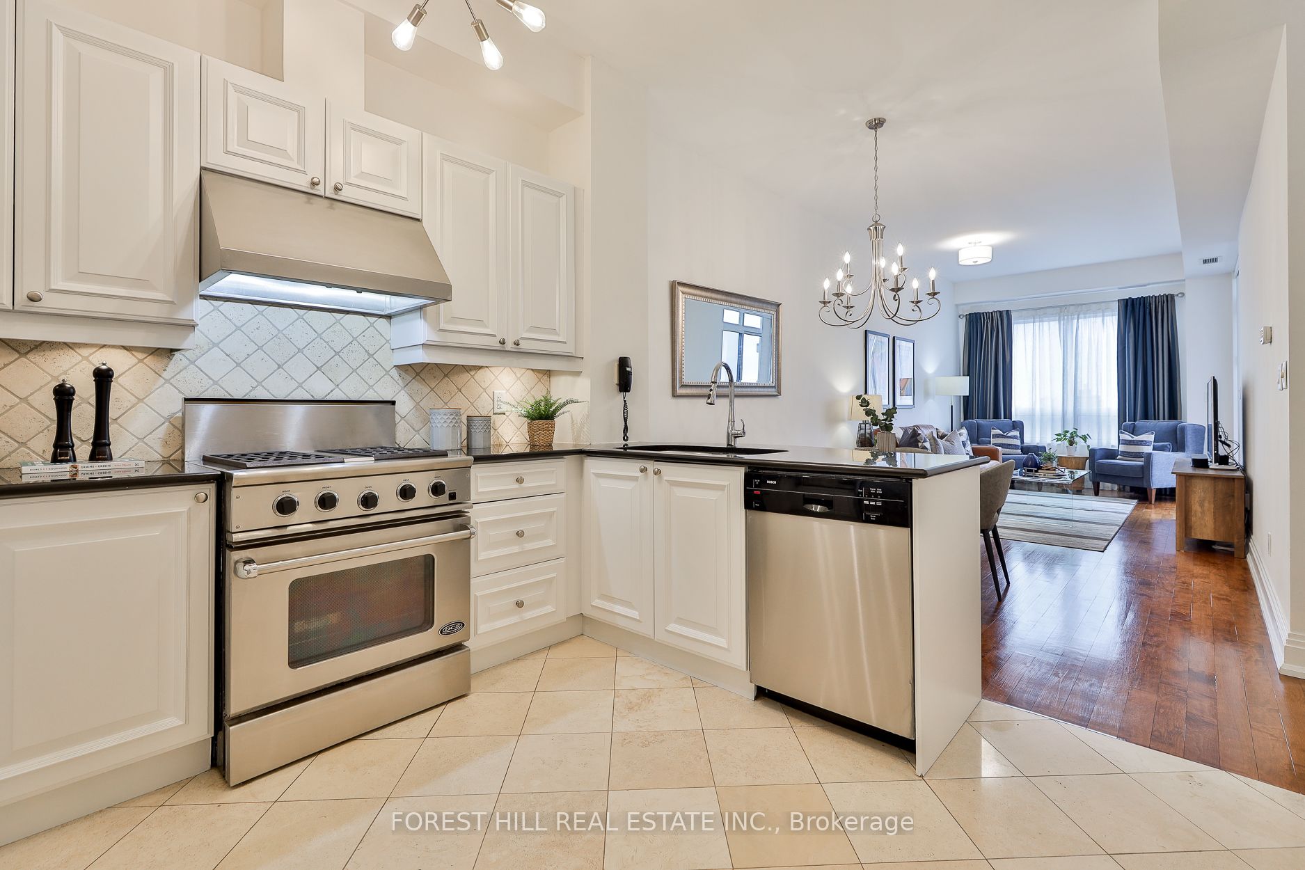 99 Avenue Road 1006