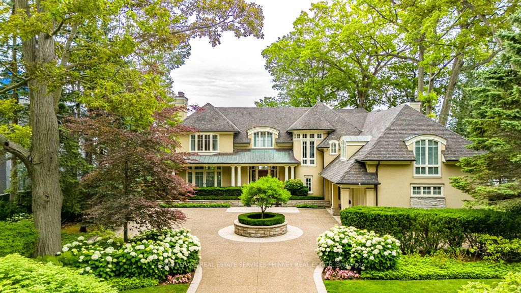 6 Ennisclare Drive W