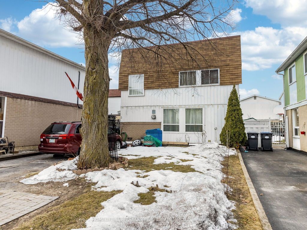 Photo of 3 Haley Court, Brampton, ON L6S 1N6 (MLS # W13605170)