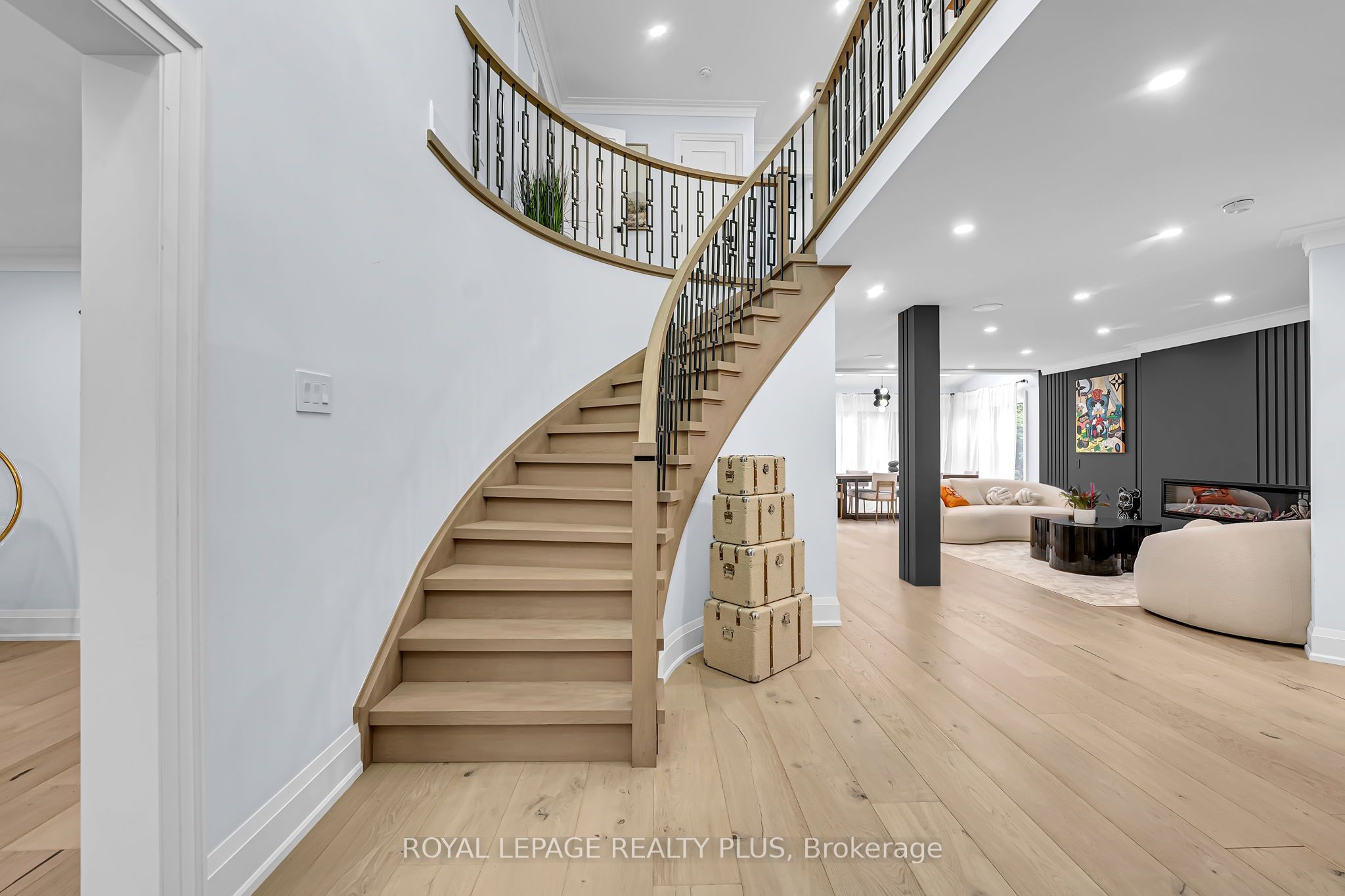 4344 Dallas Court