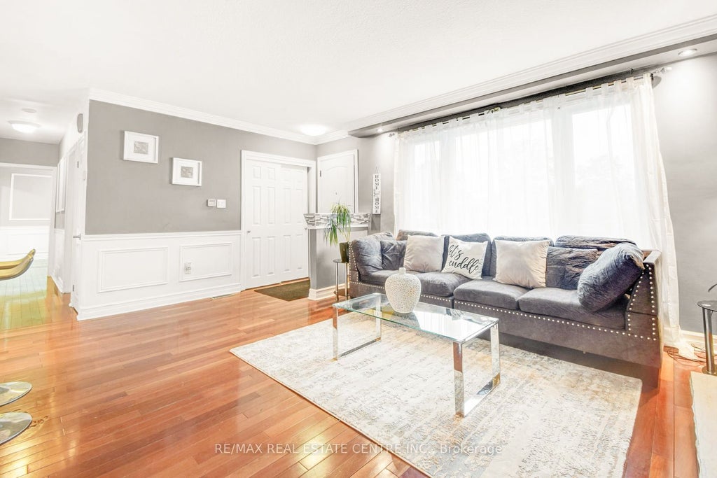 Photo of 2518 Stillmeadow Road, Mississauga, ON L5B 1X7 (MLS # W14134836)