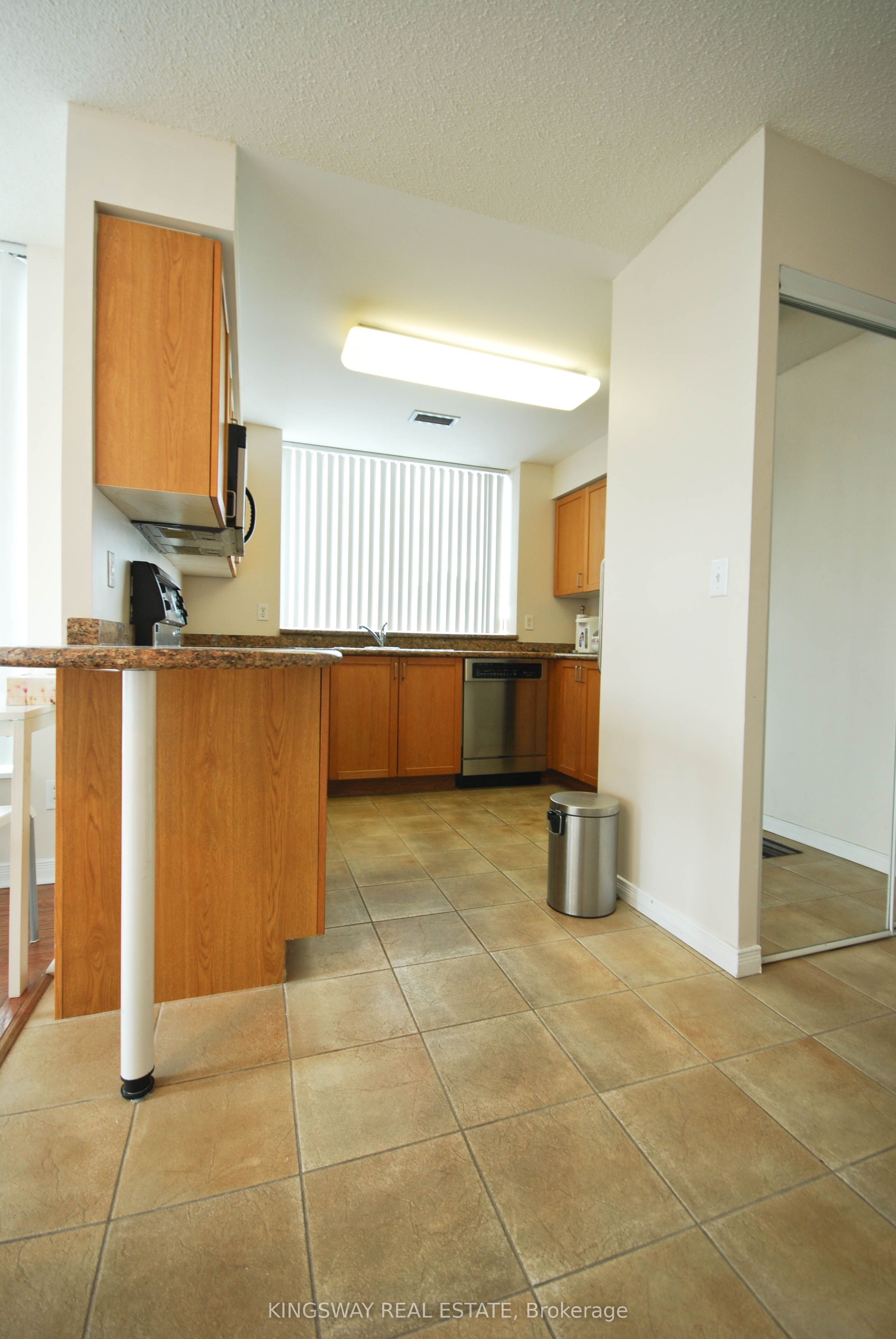2585 Erin Centre Boulevard 206
