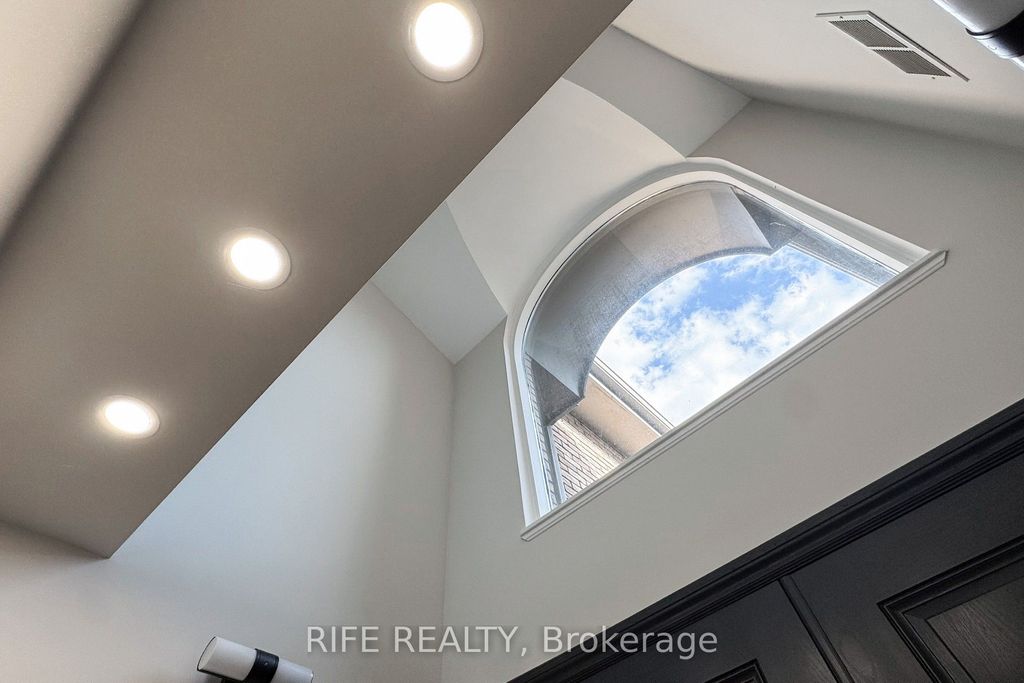 Photo of 8 Elliotwood Court, Toronto, ON M2L 2P9 (MLS # C12655384)