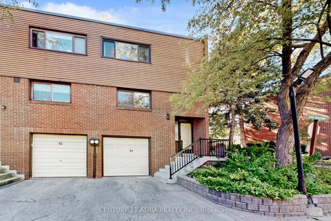 Photo of 44 Song Meadoway N/A, Toronto, ON M2H 2T7 (MLS # C12469534)