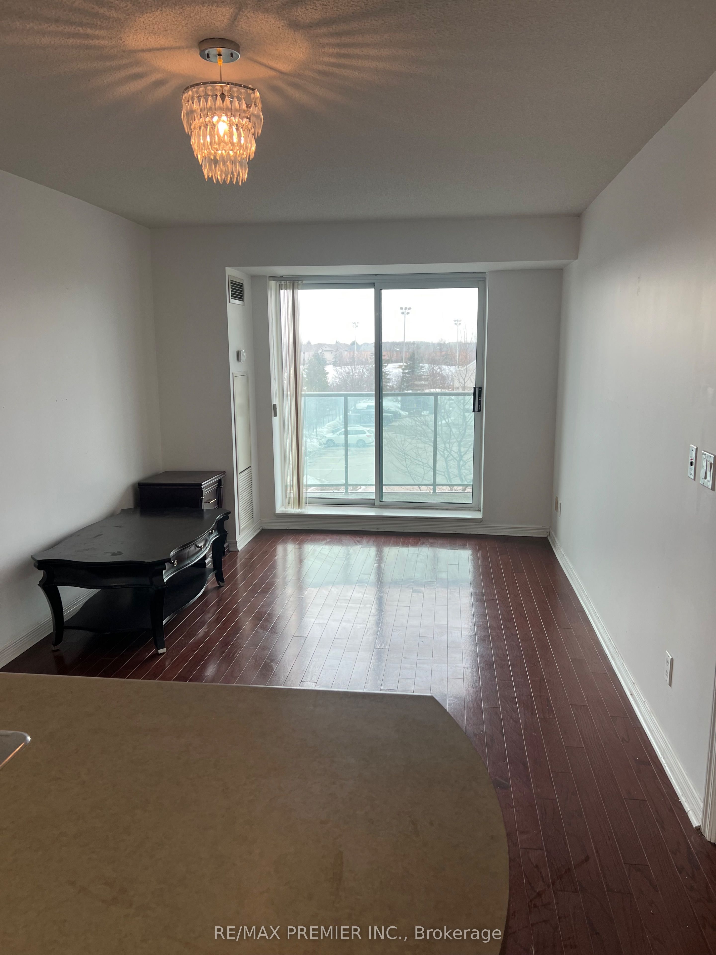 11 Oneida Crescent 307