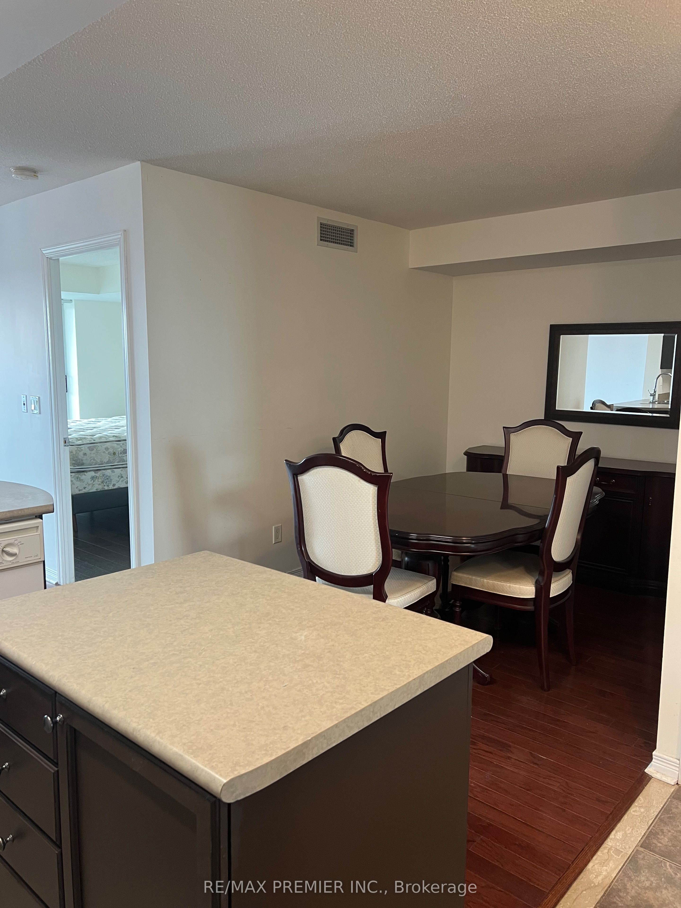 11 Oneida Crescent 307