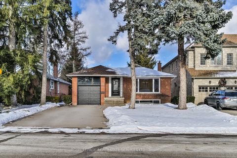 24 Wingrove Hill Toronto ON M9B 2C6