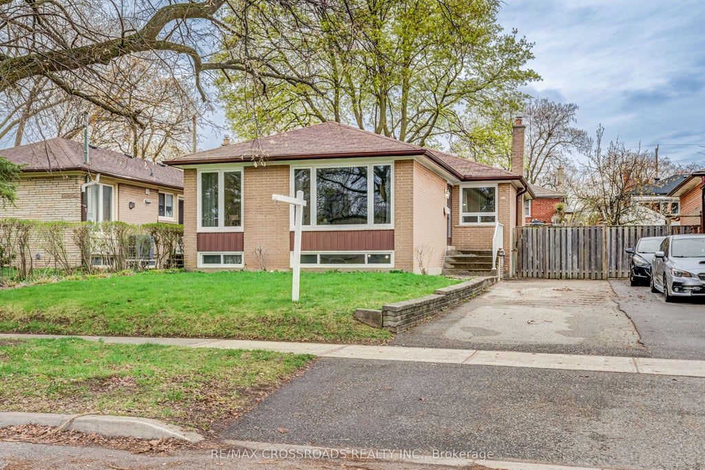 Photo of 30 Murmouth Road, Toronto, ON M1T 2R1 (MLS # E13586914)