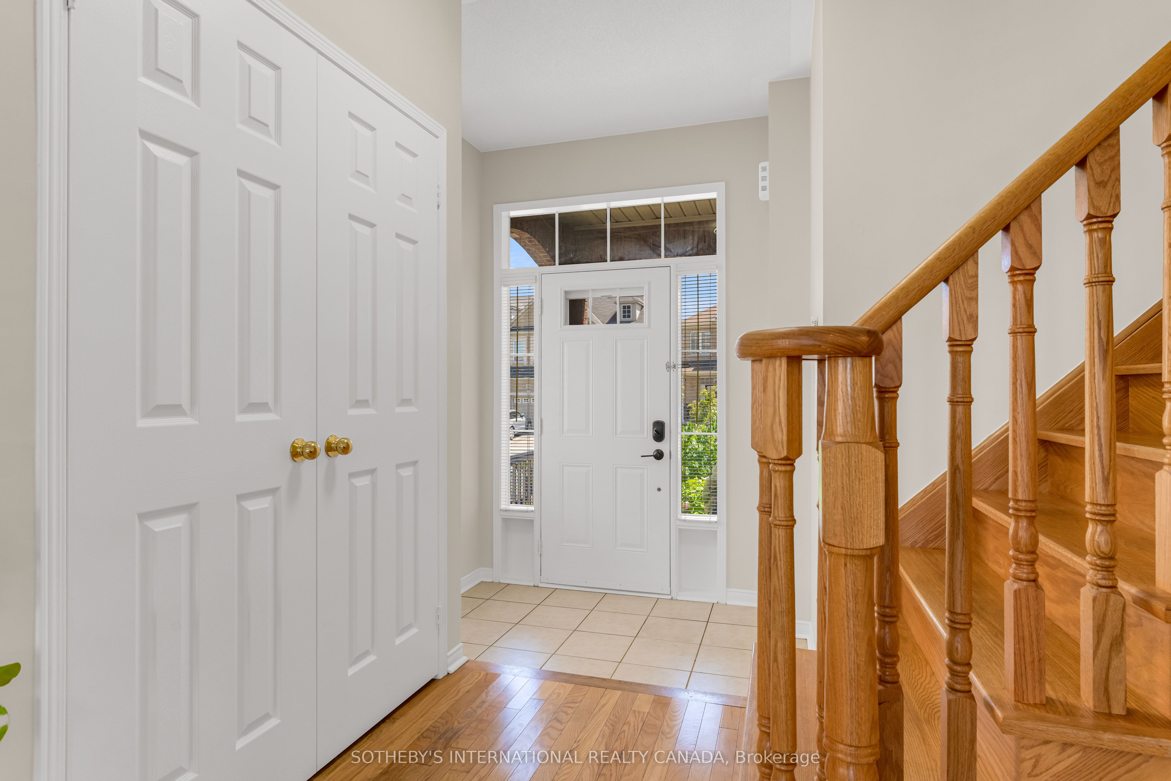 3287 Sunlight Street