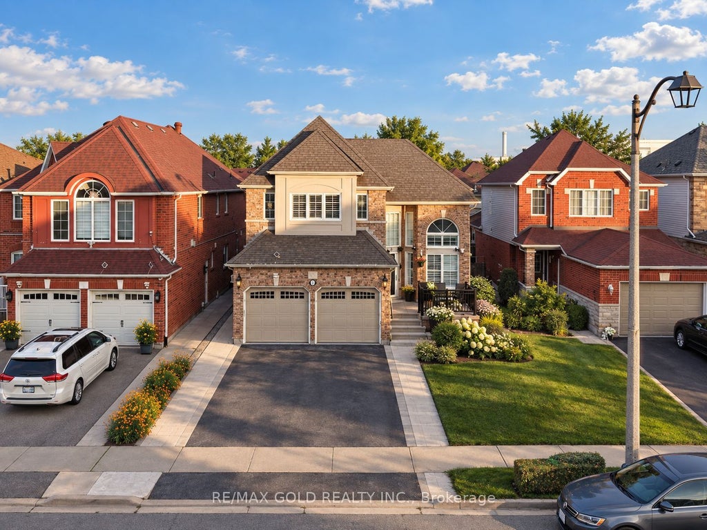 Photo of 9 Squirreltail Way, Brampton, ON L6R 1X4 (MLS # W13777520)