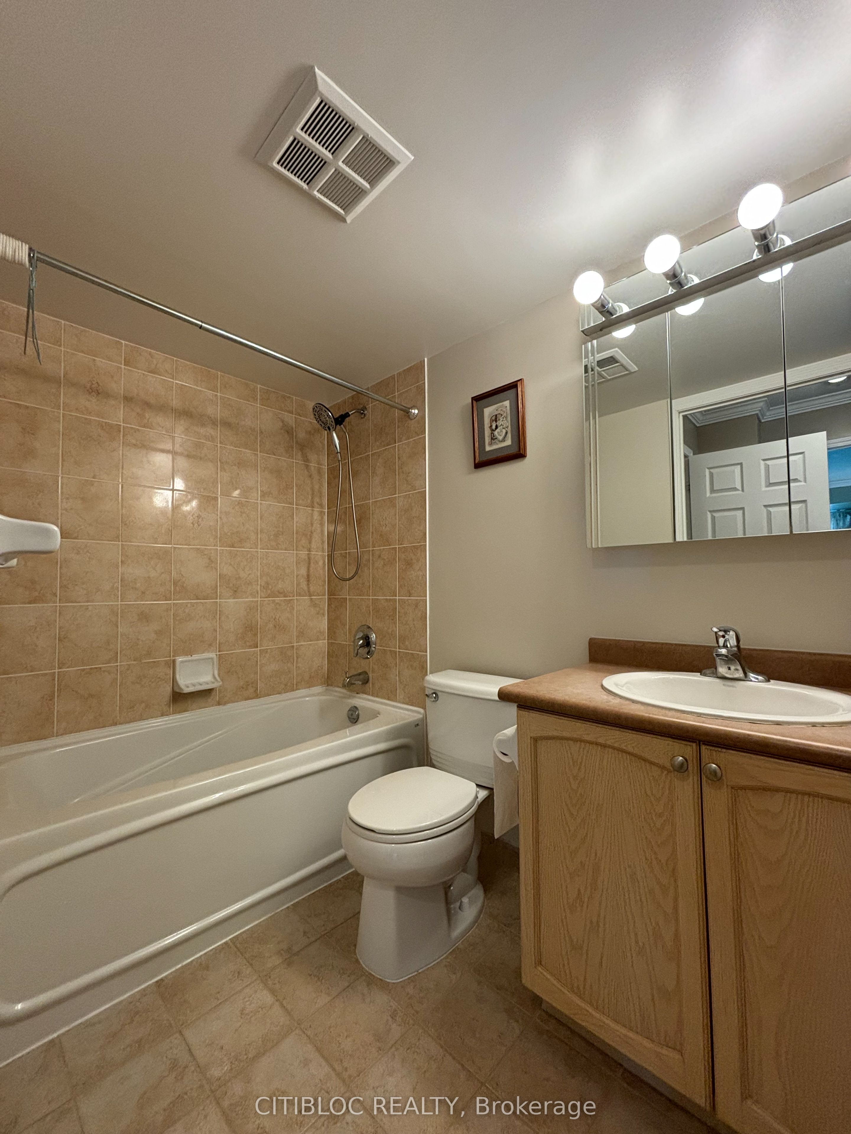 23 Oneida Crescent 708