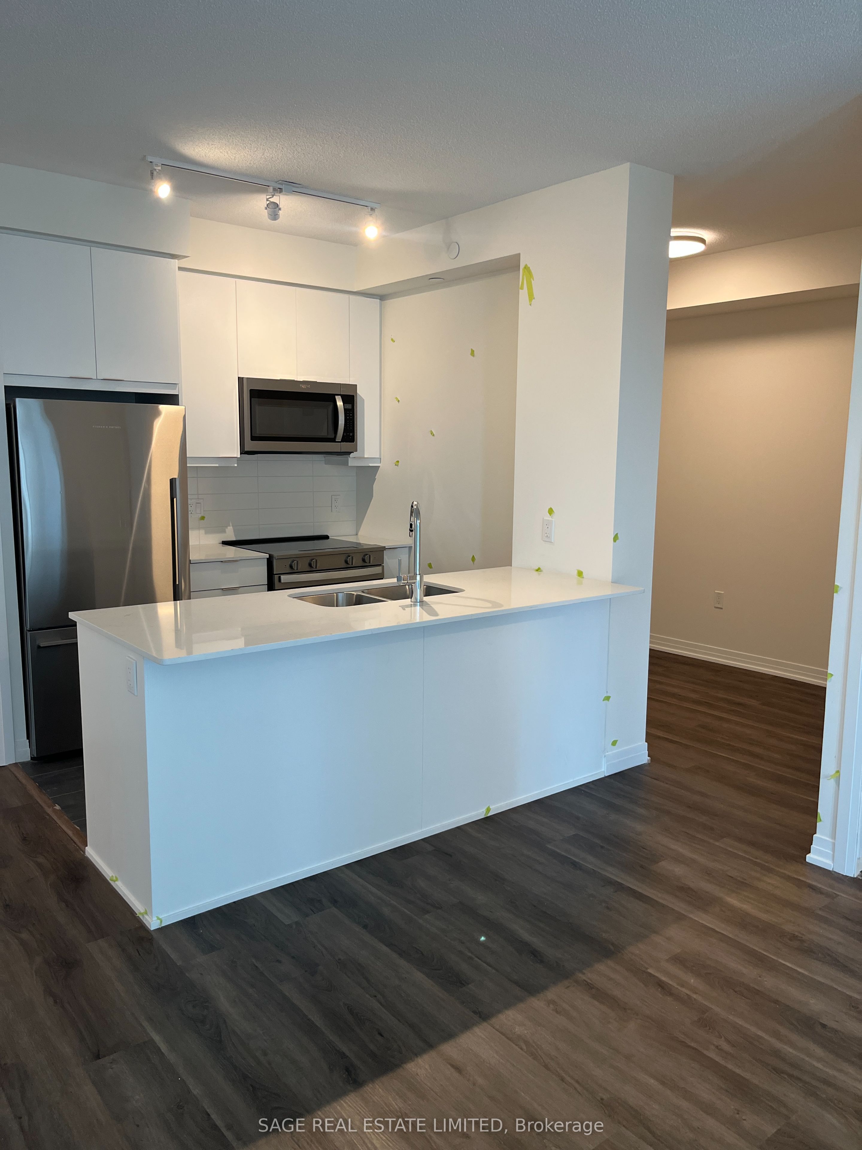 15 Watergarden Drive 2405