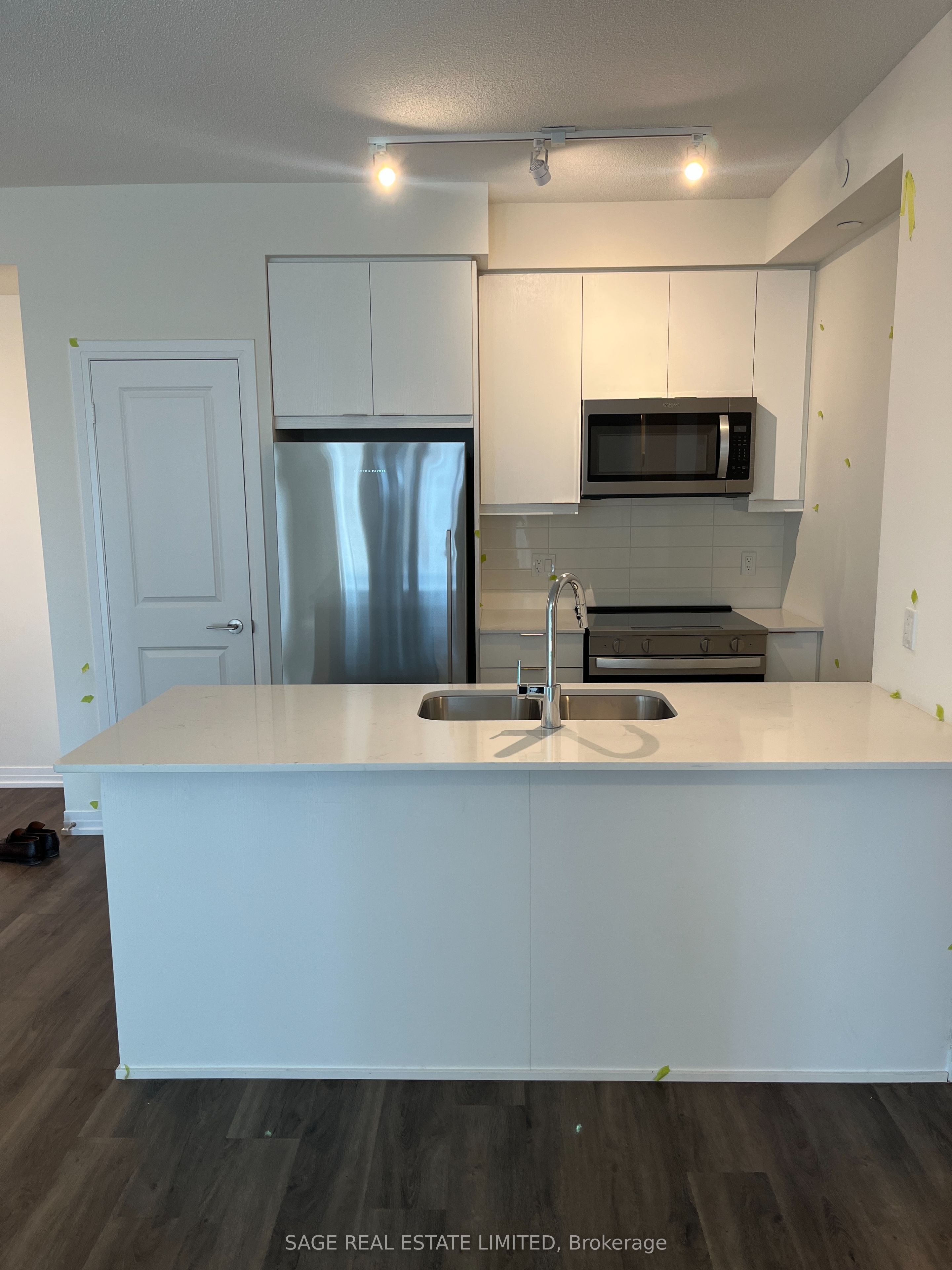 15 Watergarden Drive 2405
