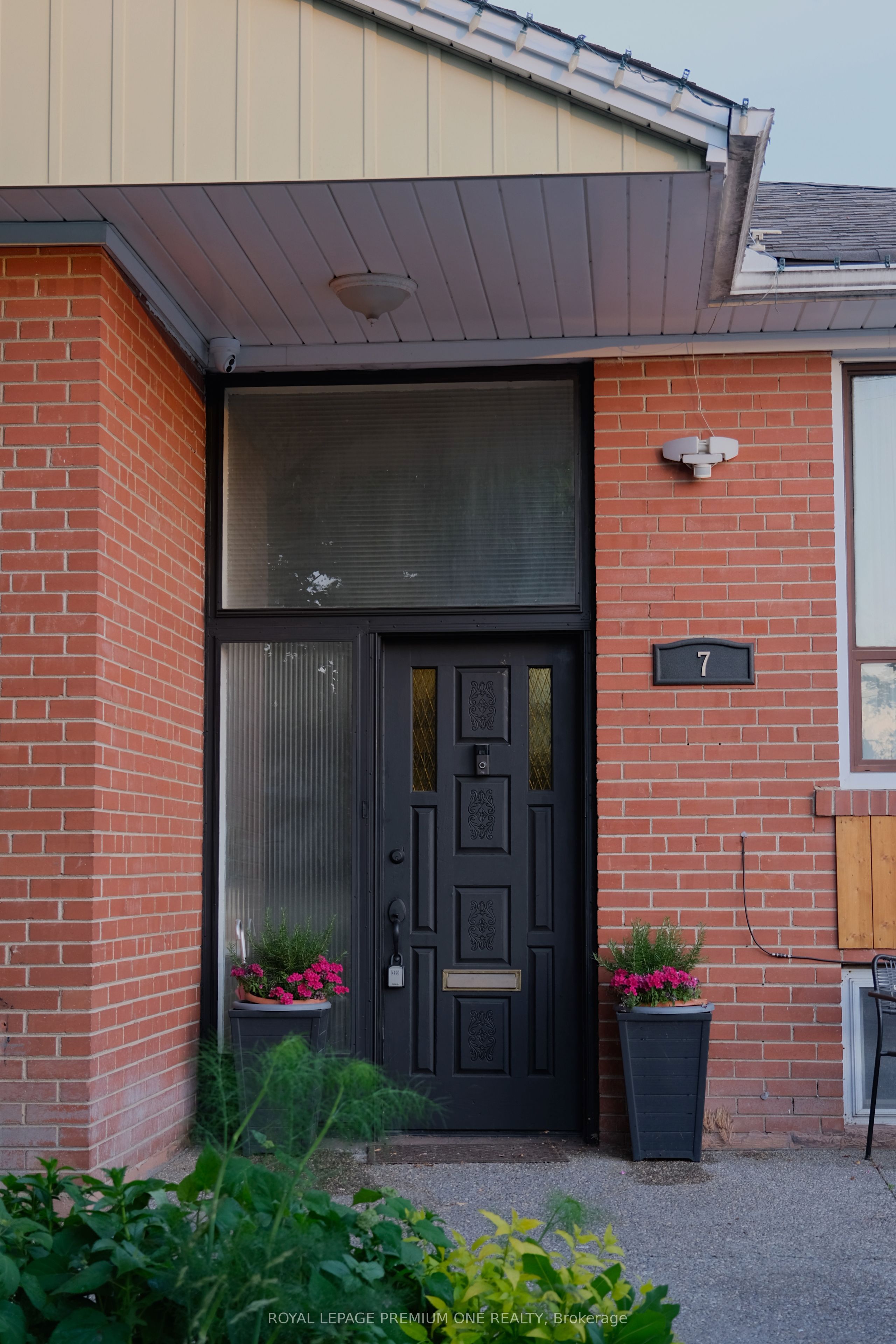 7 North Heights Road