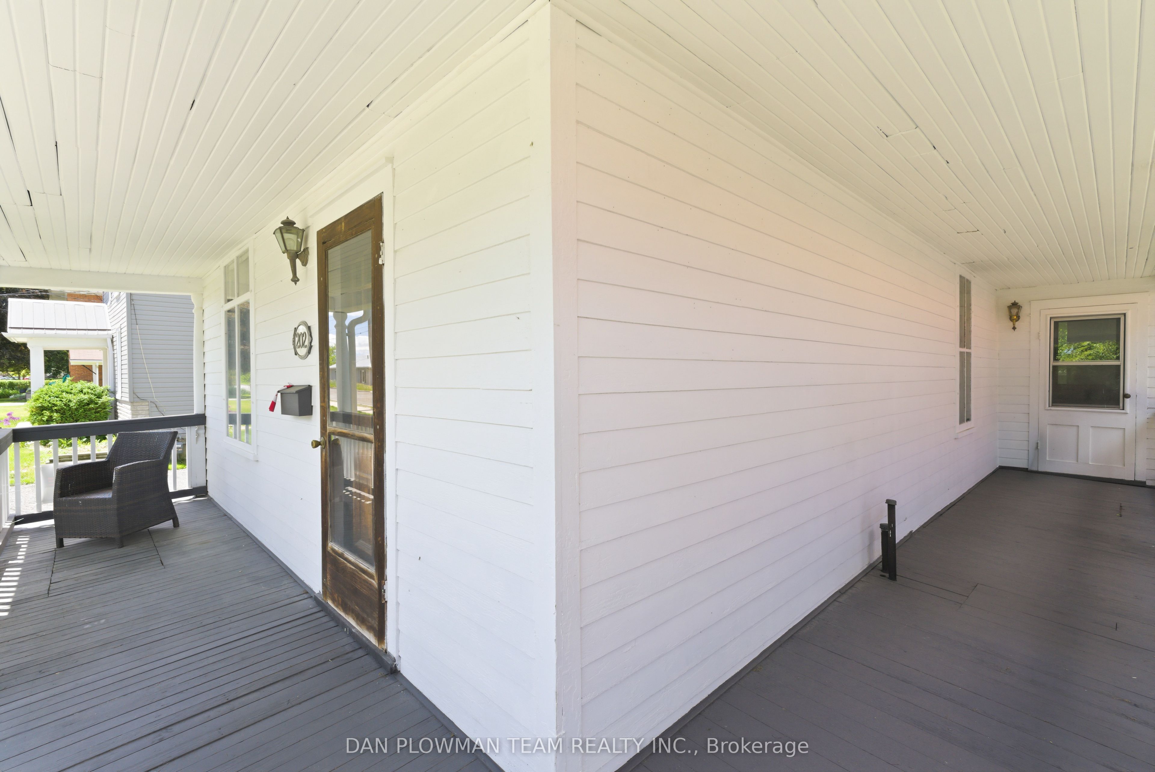 202 Queen Street