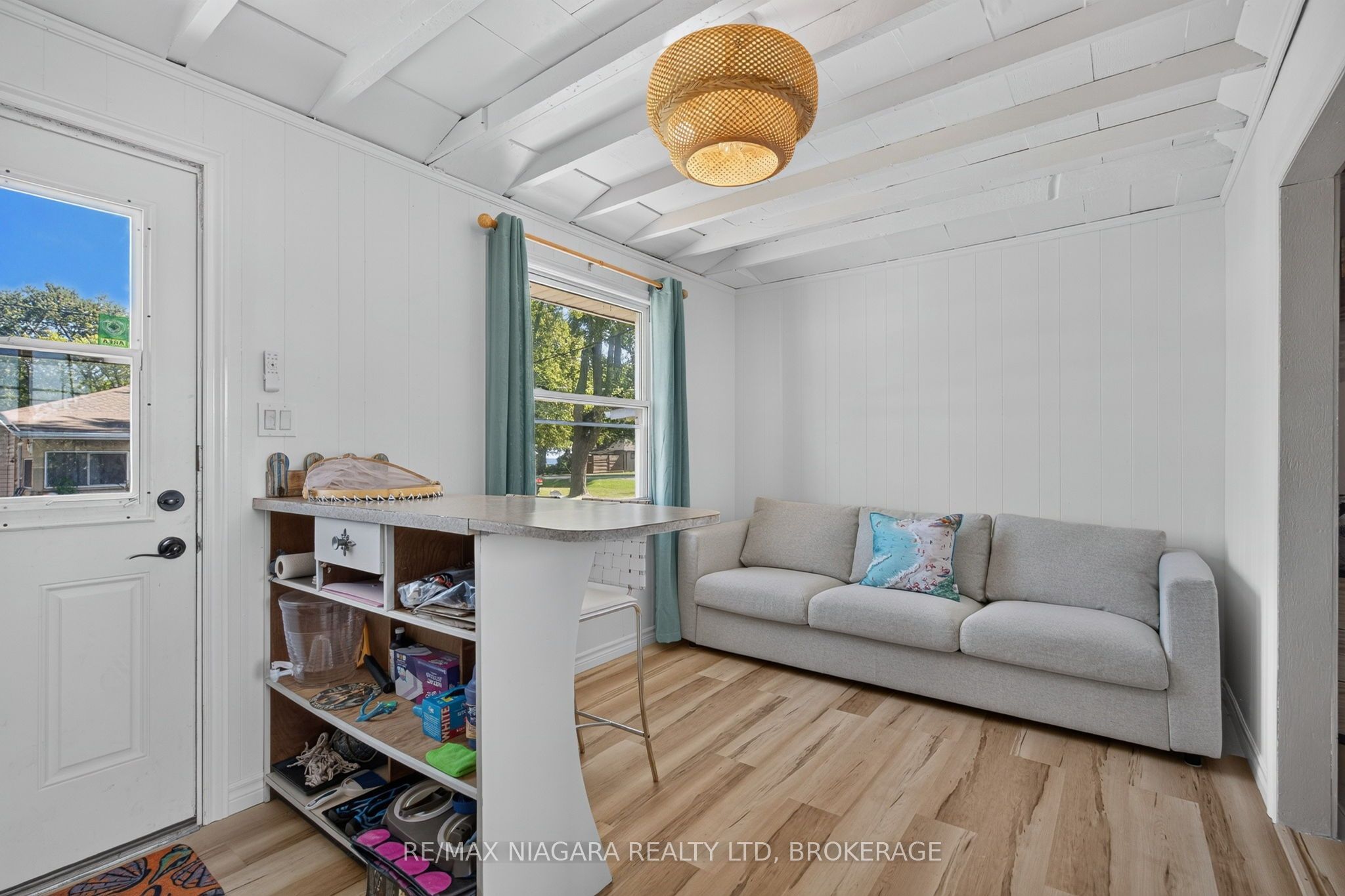 11046 Lakeshore Road 47