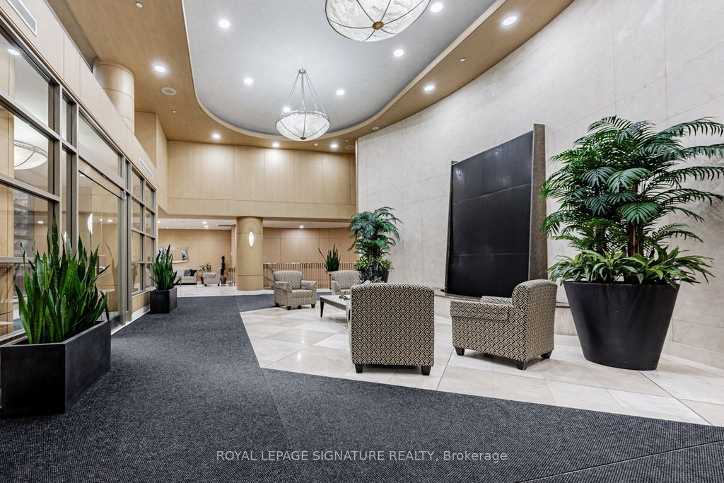 Photo of 123 Eglinton Avenue E #813, Toronto, ON M4P 1J2 (MLS # C13091150)