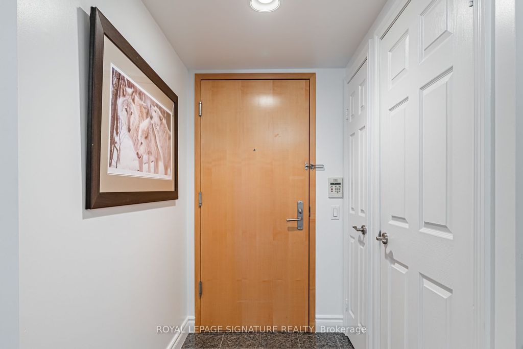 Photo of 123 Eglinton Avenue E #813, Toronto, ON M4P 1J2 (MLS # C13091150)