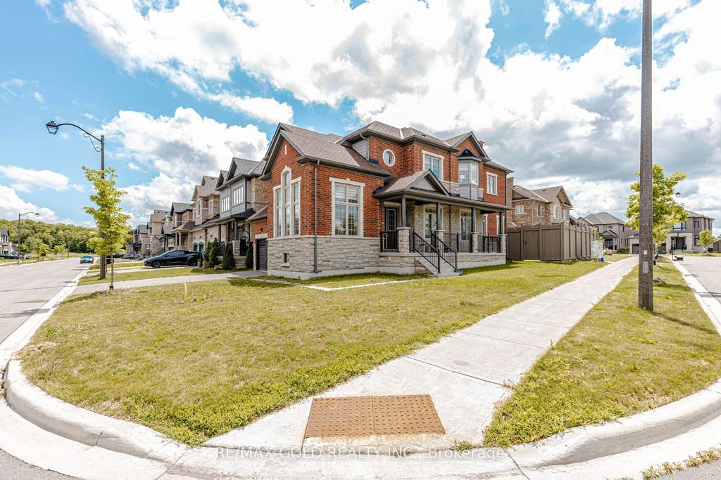 Photo of 53 Betty May Crescent, East Gwillimbury, ON L9N 1S2 (MLS # N13645146)