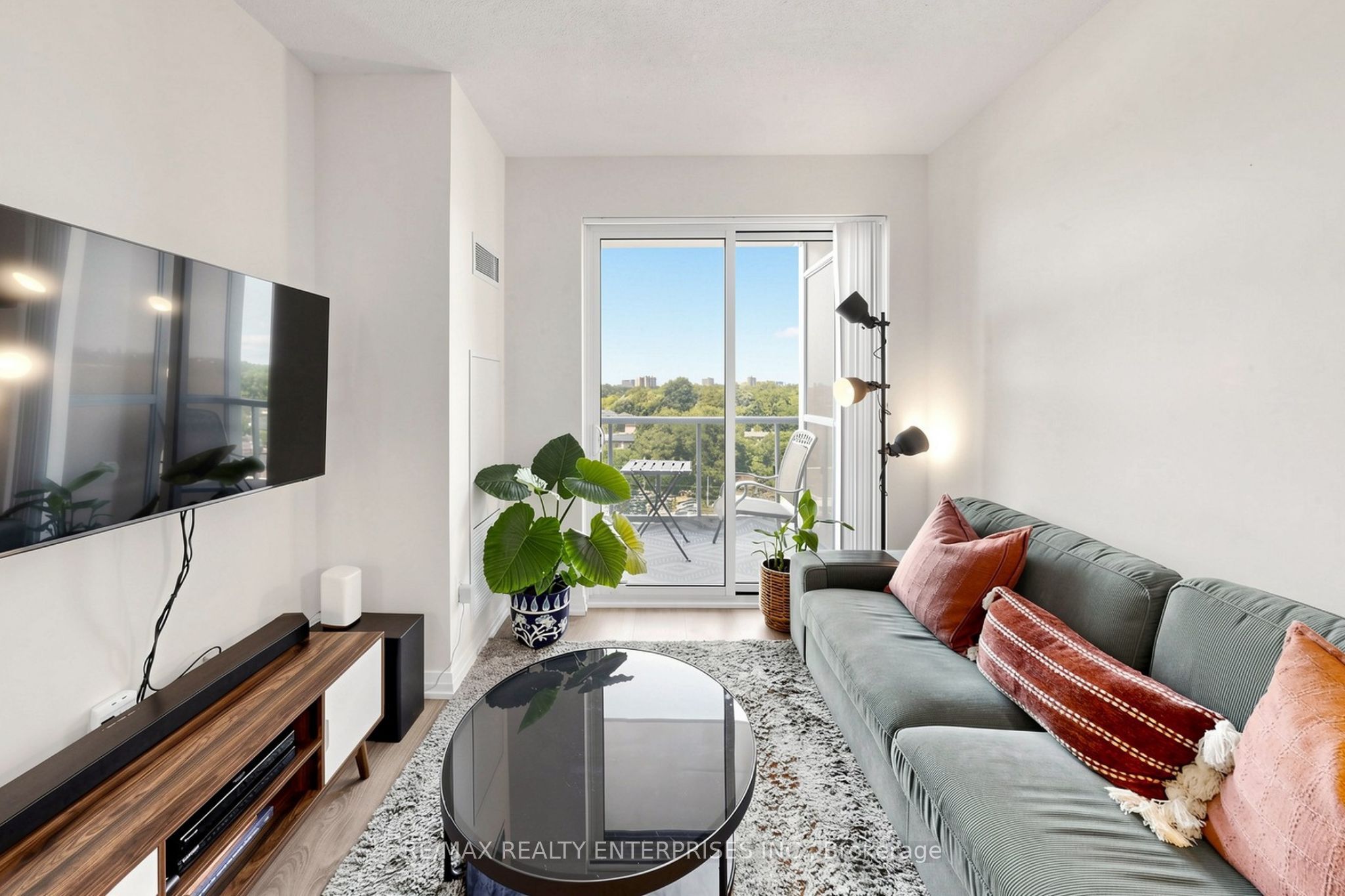 50 Thomas Riley Road 712
