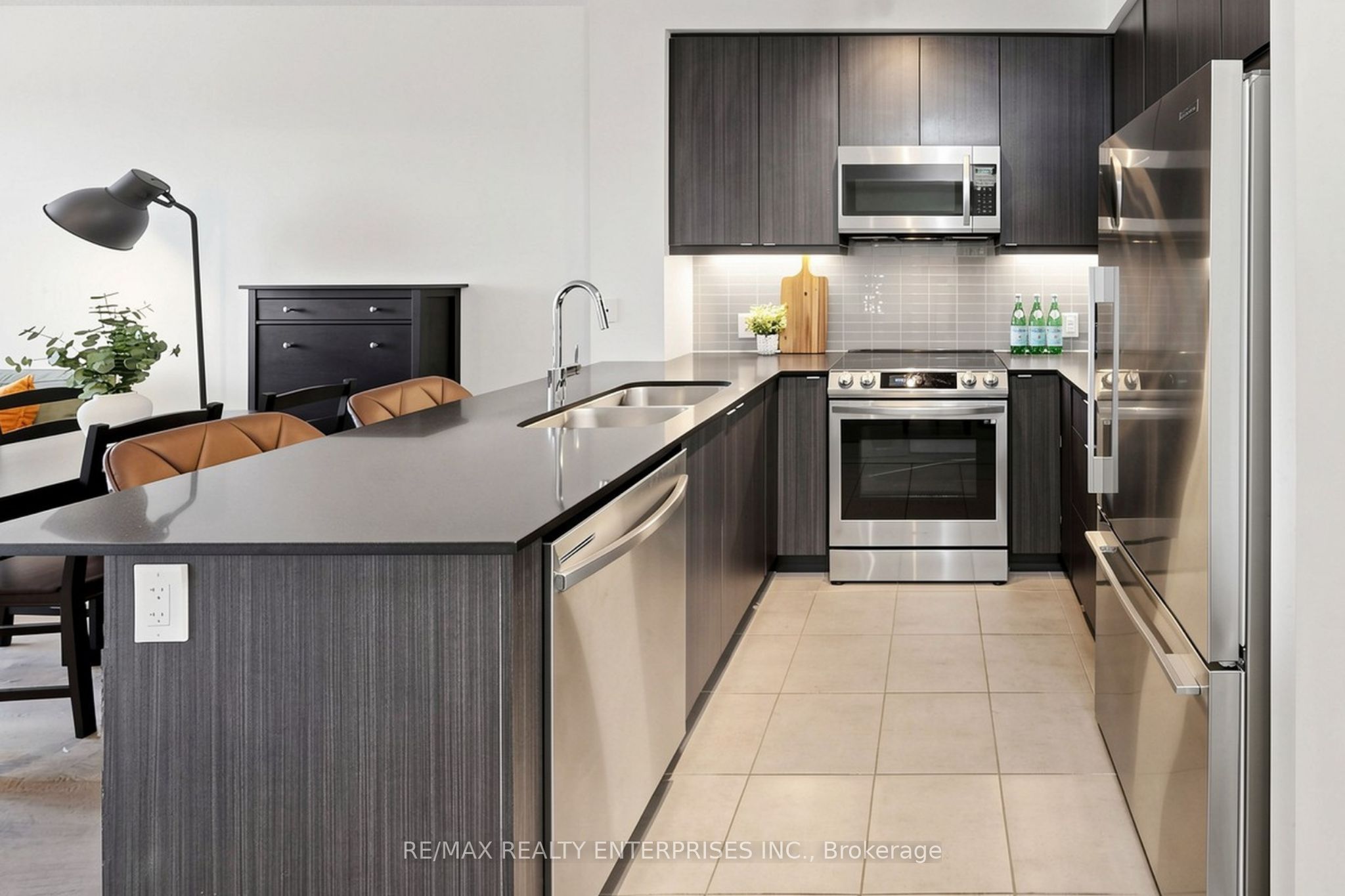 50 Thomas Riley Road 712