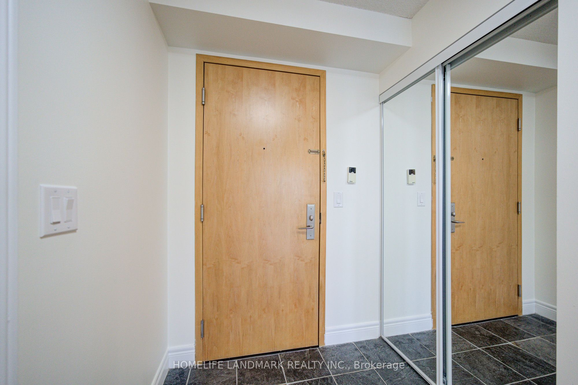 48 Suncrest Boulevard 912