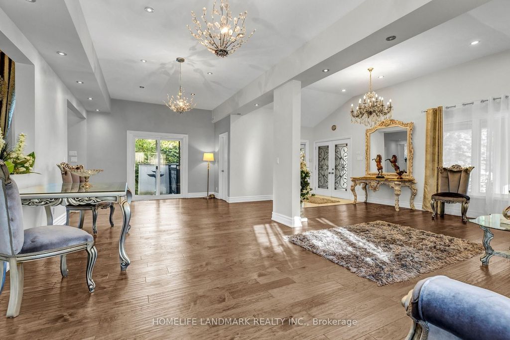 Photo of 156 Duncan Road, Richmond Hill, ON L4C 6J8 (MLS # N12612768)