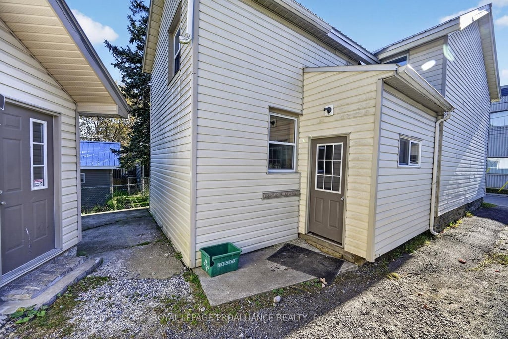 Photo of 22 Abbott Street, Brockville, ON K6V 4A4 (MLS # X14113712)