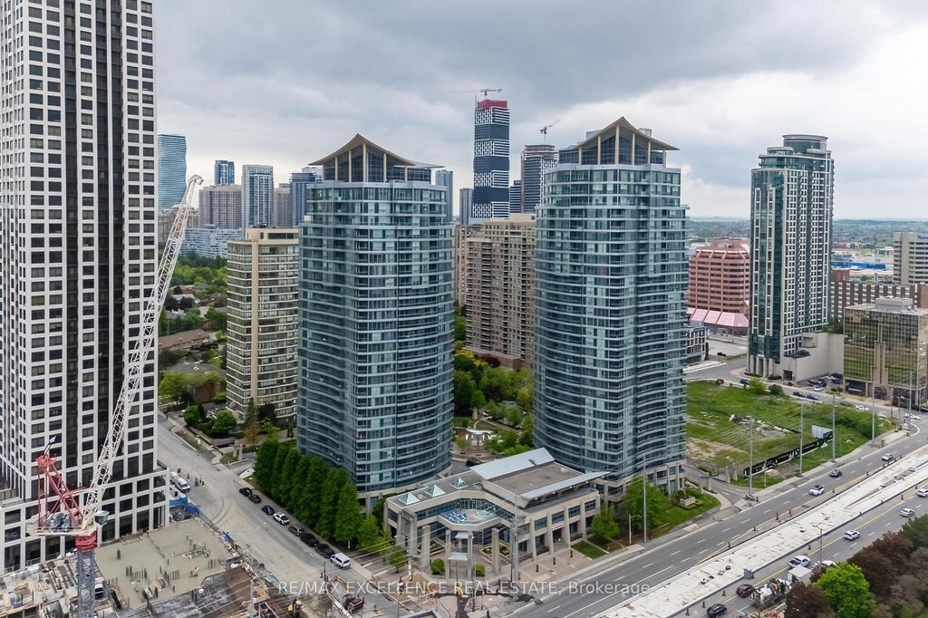 Photo of 33 Elm Drive #2102, Mississauga, ON L5B 4L2 (MLS # W13038512)