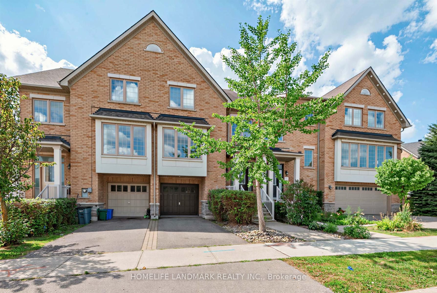 8900 Bathurst Street 27