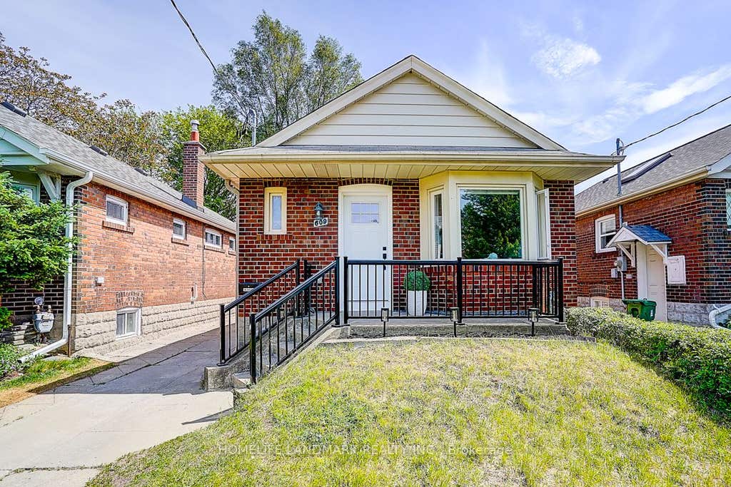 Photo of 609 Mortimer Avenue, Toronto, ON M4C 2J6 (MLS # E13507434)