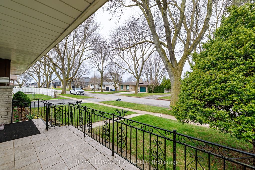 Photo of 6536 Cropp Street, Niagara Falls, ON L2E 5J7 (MLS # X13010478)
