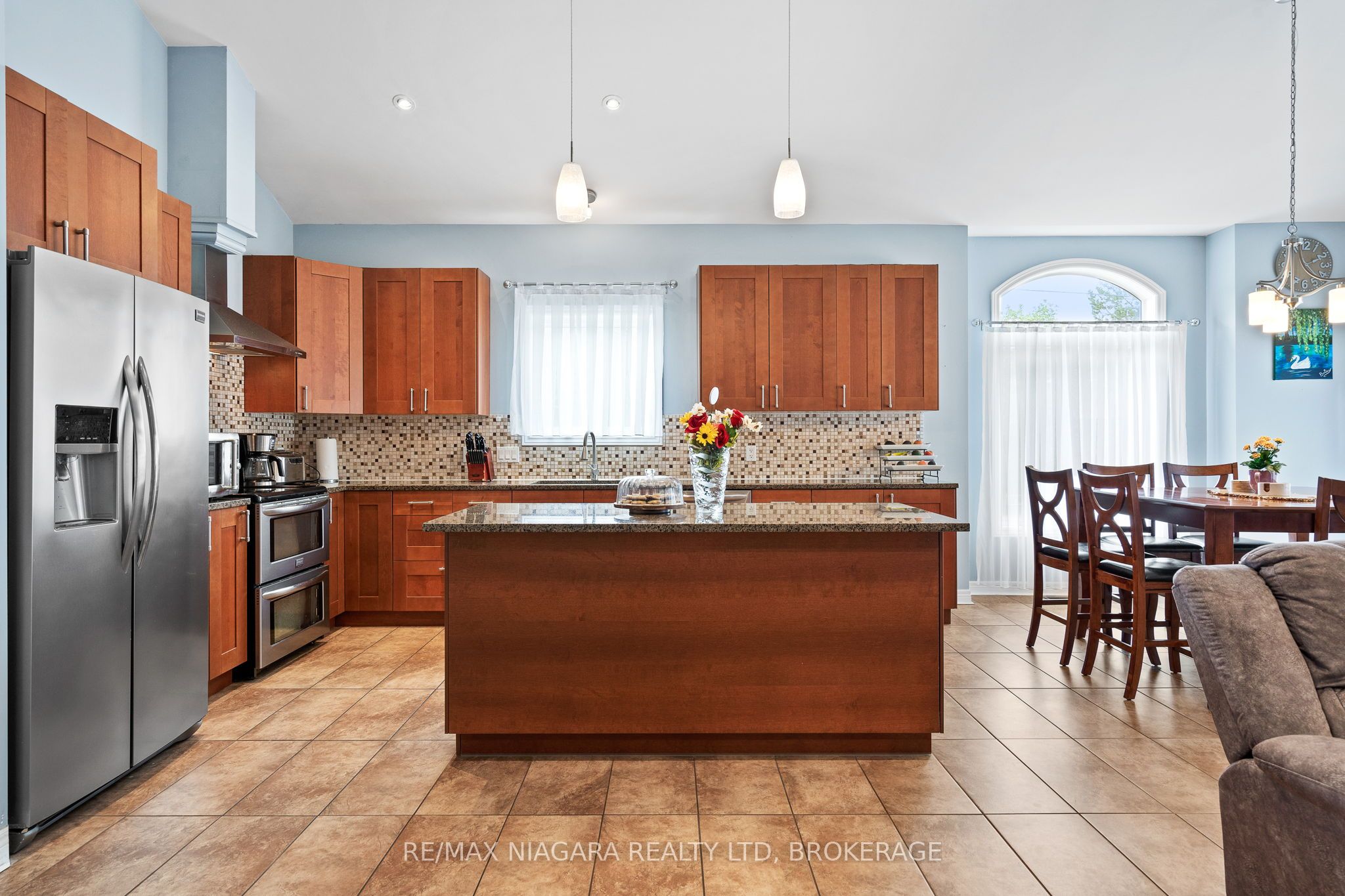 255 Lakeshore Road