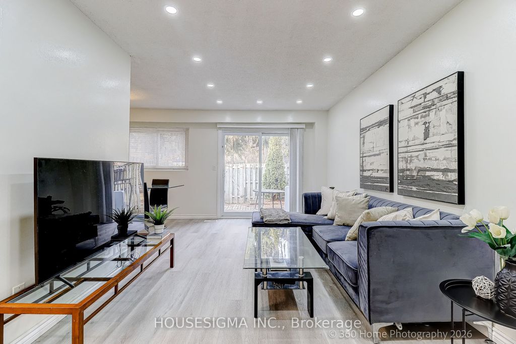 Photo of 927 W Burns Street W #29, Whitby, ON L1N 6J5 (MLS # E12960220)