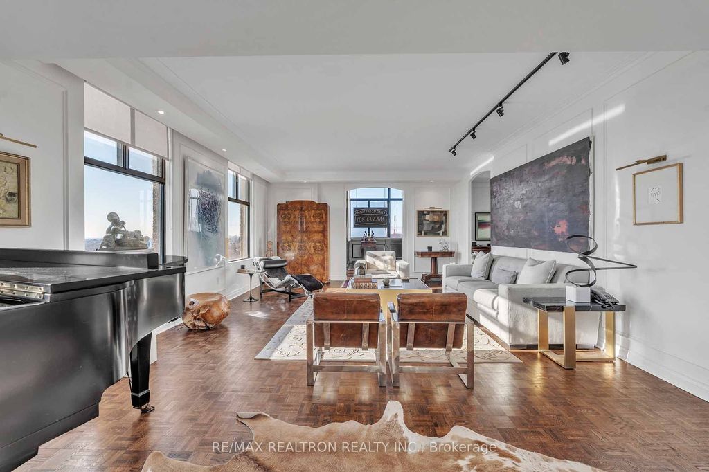Photo of 423 Avenue Road #12, Toronto, ON M4V 2H7 (MLS # C12406331)