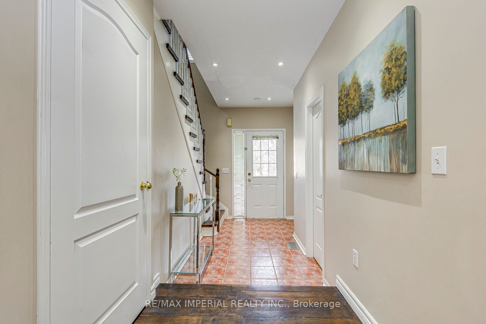 833 Scollard Court 96