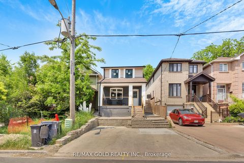 Photo of 8 Fairglen Crescent, Toronto, ON M9N 1S2 (MLS # W12782896)