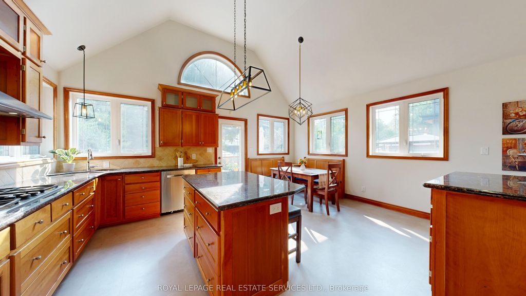 Photo of 105 Botfield Avenue, Toronto, ON M9B 4E6 (MLS # W12528948)