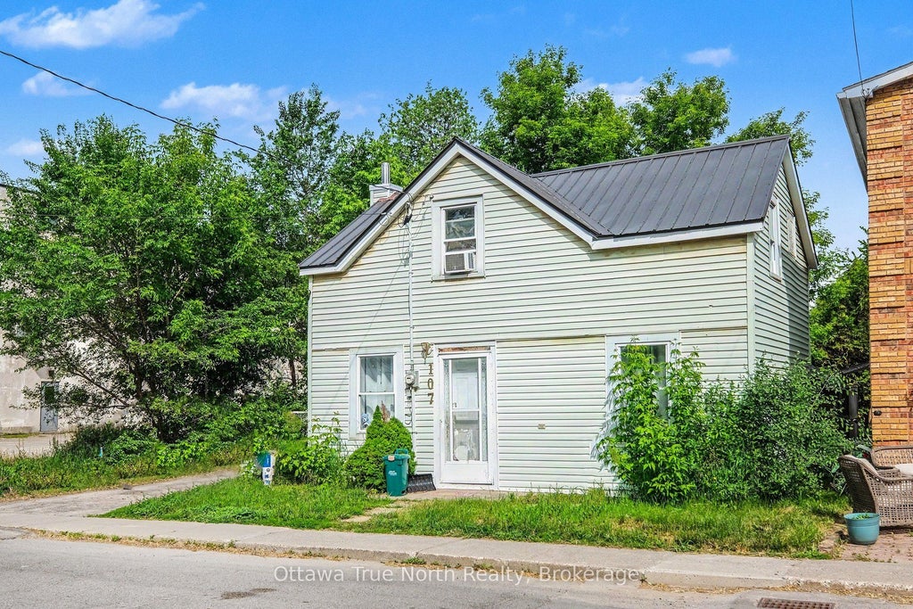 Photo of 107 E Oxford Street E, North Grenville, ON K0G 1J0 (MLS # X13438358)