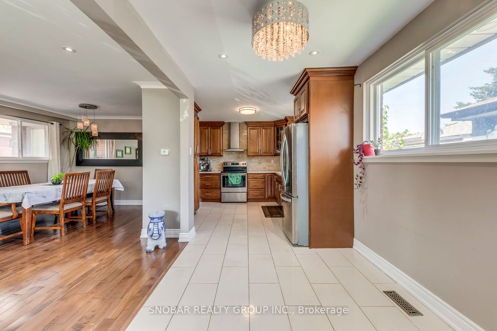 Photo of 5 Earldown Drive, Toronto, ON M9R 2L4 (MLS # W12708512)