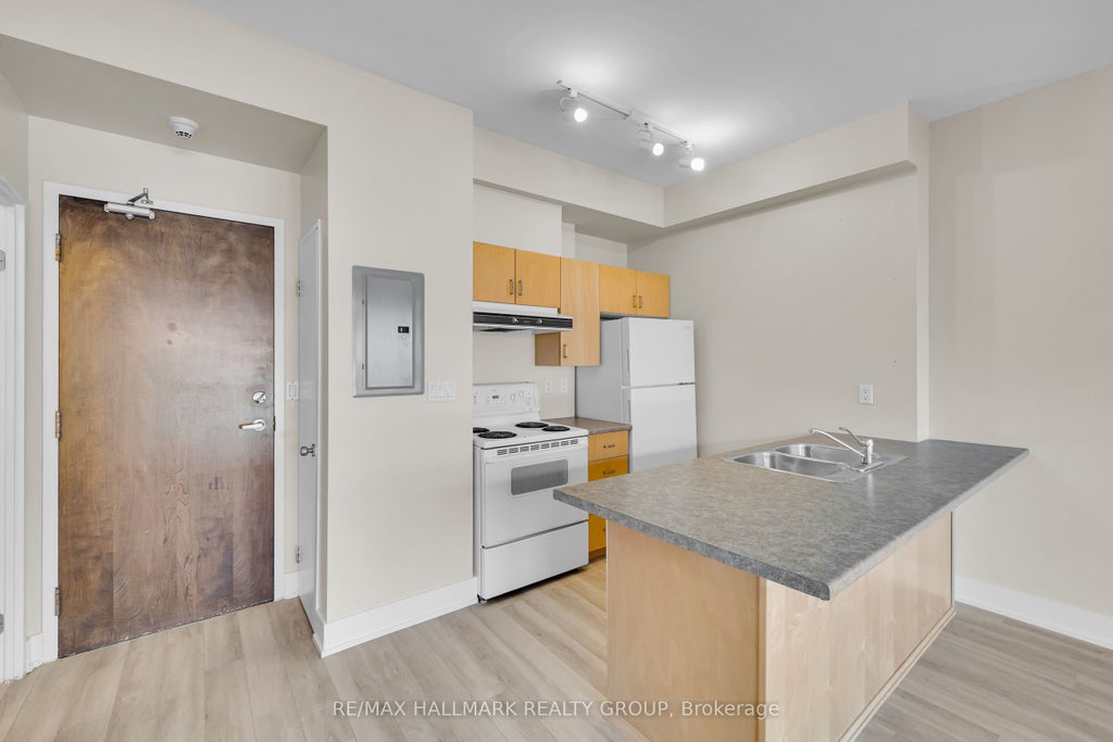 Photo of 180 York Street #210, Lower Town - Sandy Hill, ON K1N 1J6 (MLS # X13629338)