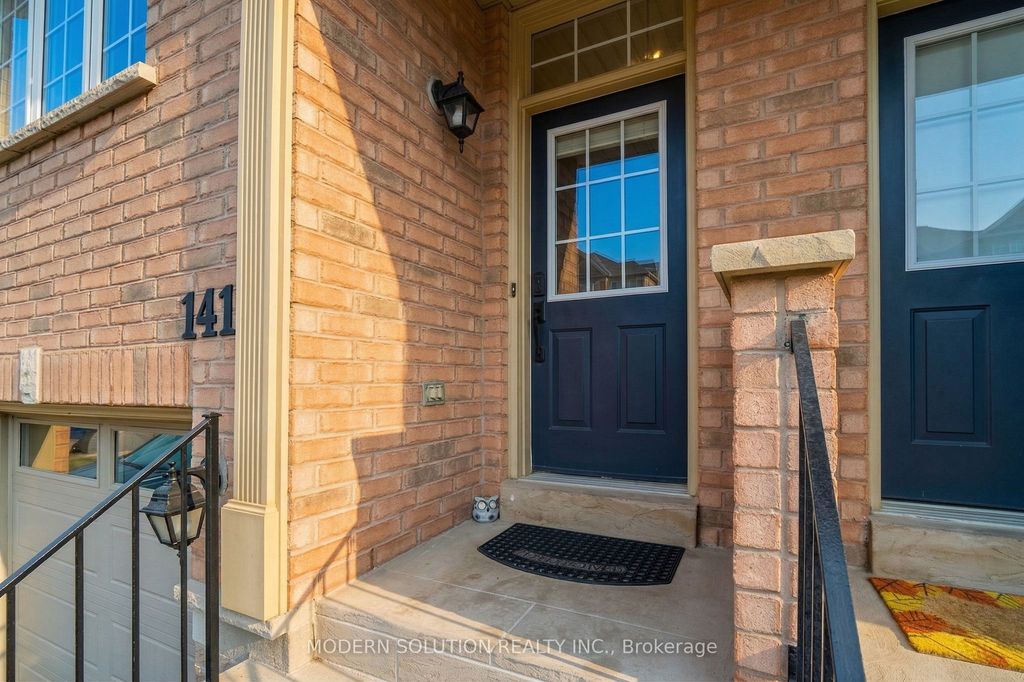 Photo of 5055 Heatherleigh Avenue #141, Mississauga, ON L5V 2K5 (MLS # W12957168)