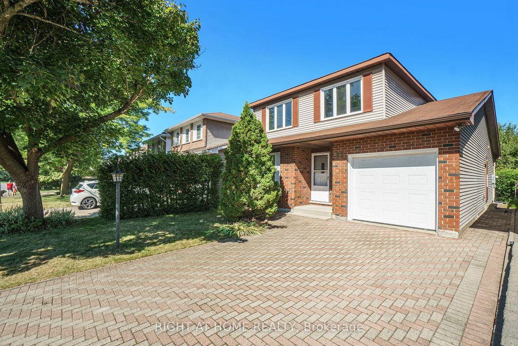 Photo of 82 Nestow Drive, Tanglewood - Grenfell Glen - Pineglen, ON K2G 4L8 (MLS # X12411082)