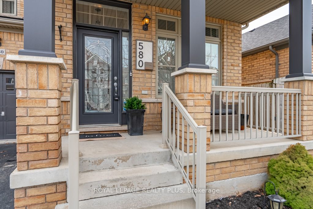 580 Holland Heights