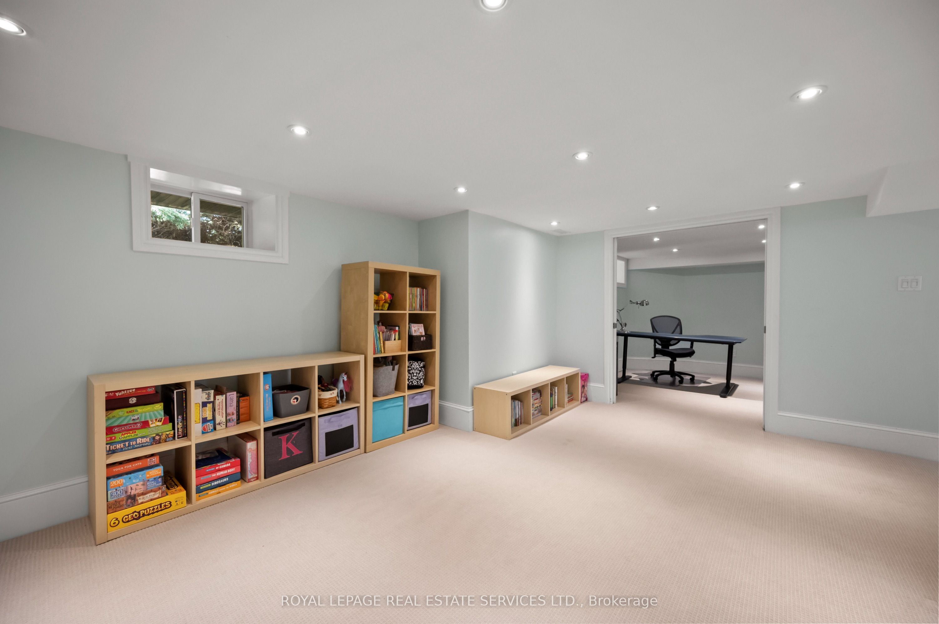 Hamilton, ON L8P 2R9, Canada, 4 Bedrooms Bedrooms, ,2 BathroomsBathrooms,Residential,Active,96251