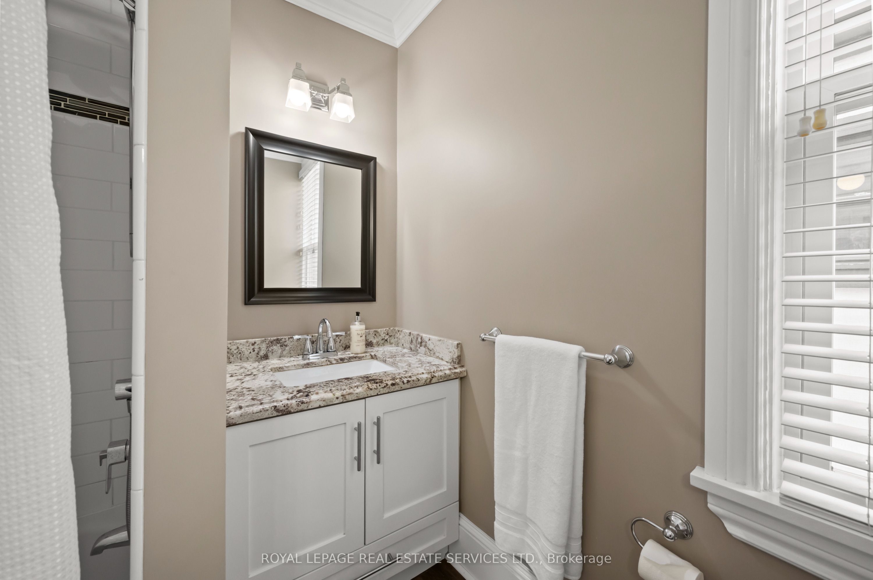 Hamilton, ON L8P 2R9, Canada, 4 Bedrooms Bedrooms, ,2 BathroomsBathrooms,Residential,Active,96251