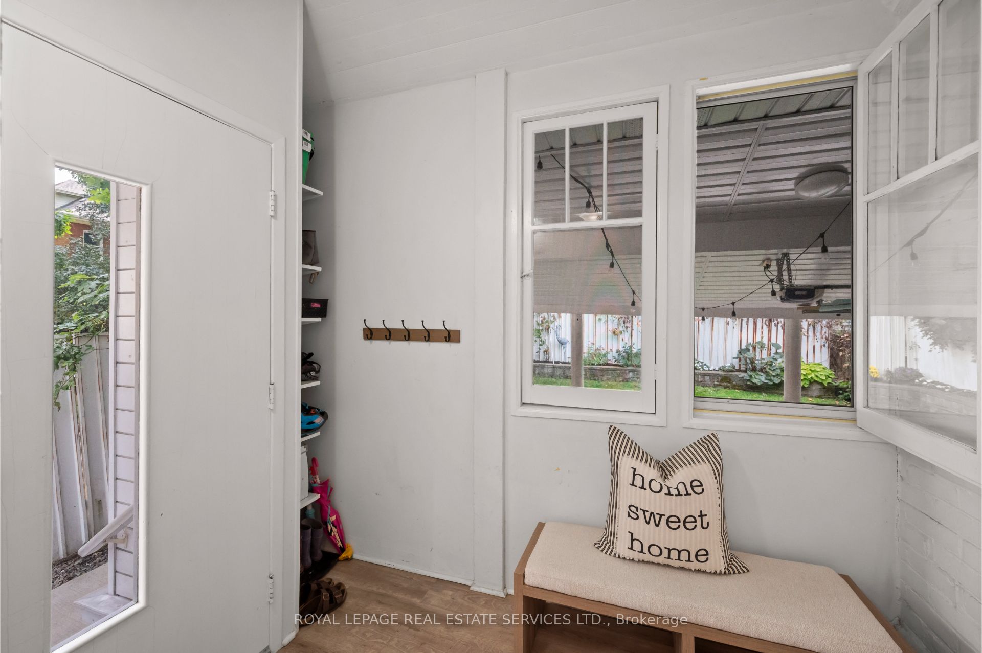 Hamilton, ON L8P 2R9, Canada, 4 Bedrooms Bedrooms, ,2 BathroomsBathrooms,Residential,Active,96251