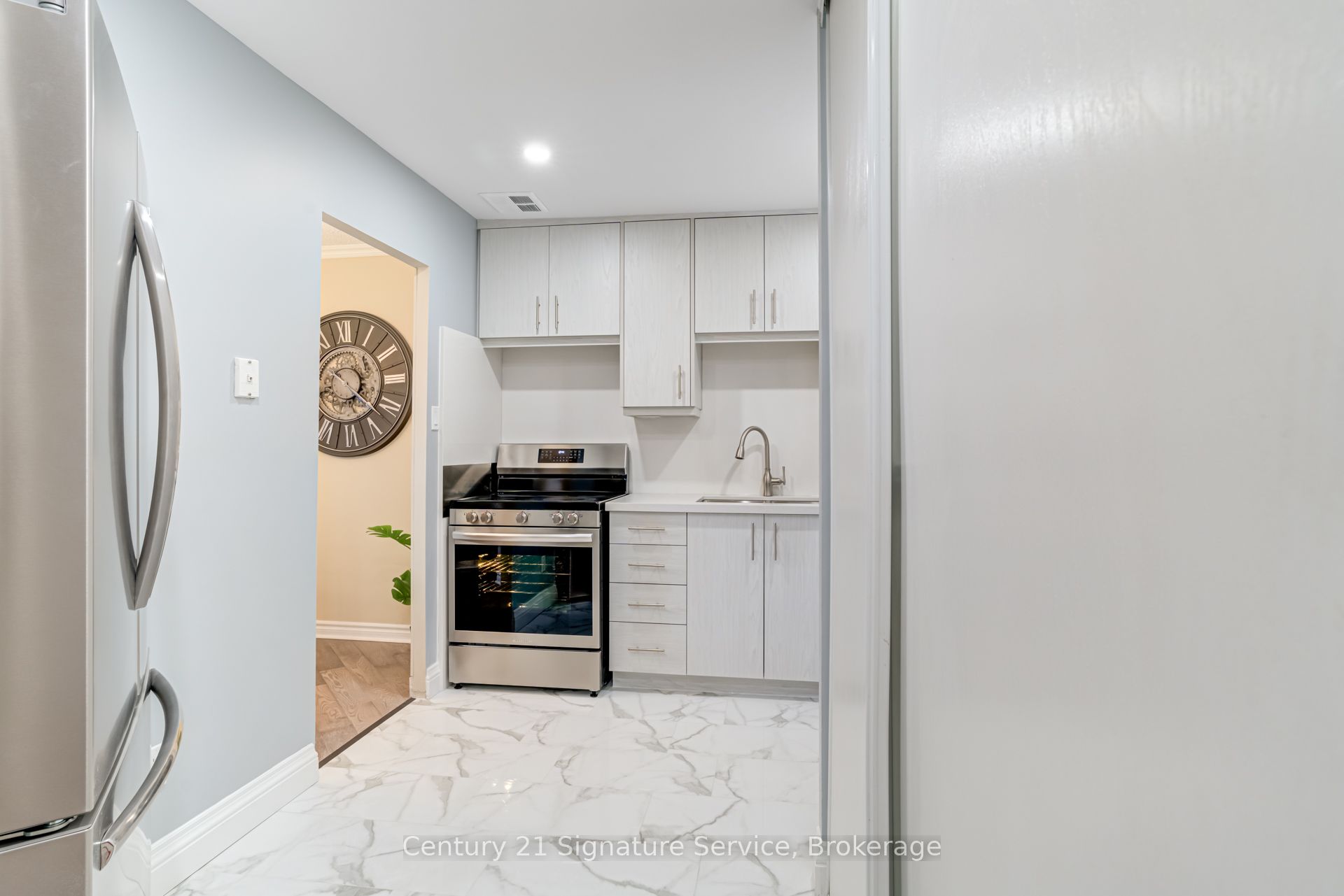 2001 Bonnymede Drive 15