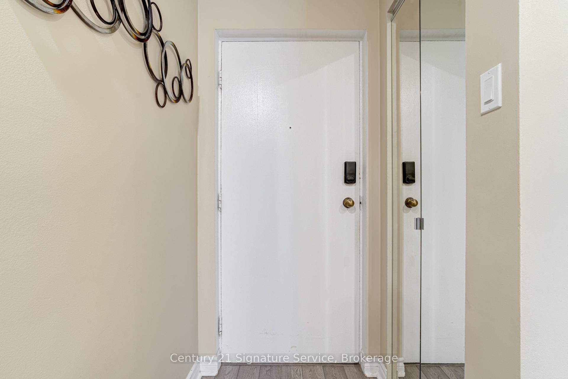 2001 Bonnymede Drive 15